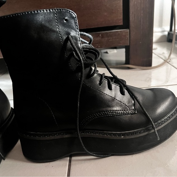 NWOT UO Urban Outfitters ‘Gemma’ Utility Combat Boot Size 9 - Picture 6 of 8